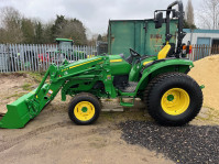 John Deere 4066M Plus Loader